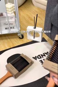 ✨ High-Quality Air Cushion Comb 高品质实木气垫梳 🌟1pcs