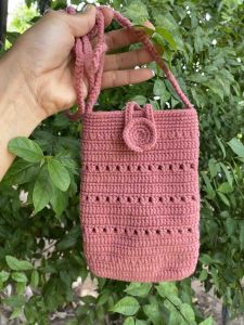 กระเป๋าไหมพรมใส่โทรศัพท์(มีสายสะพายข้าง&ห้อยคอ) handmade(สามารถสั่งสีได้งานพรีออเดอร์)>>>