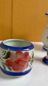 แจกันเซรามิก+กระถางธูป+เชิงเทียน (ลายดอกไม้สีแดง)