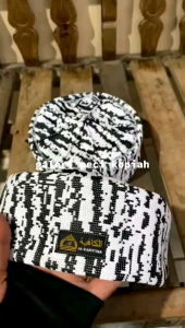 PECI AL-KAF KUBAH MOTIF HITAM PUTIH BAHAN RAJUT KOPIAH SONGKOK PRIA DEWASA TERMURAH DAN TERLARIS