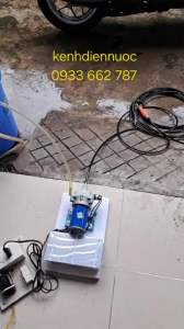 Máy bơm phun thuốc 12V