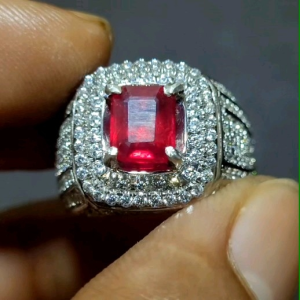 Rubi Alami Berkualitas Tinggi Dari Tanzania: Super Red Ruby Tanzania