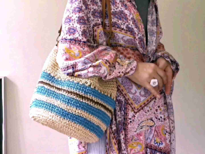DaVee | Handmade woven straw bag bucket bag blue Stripes beach bag beige round straw bag top handle shopping bag tote shoulder bag