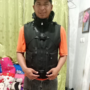 Rompi King Black 8 Saku Riseleting Anti Air & Hoody