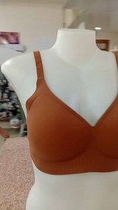 Luna Avon Non Wire Seamless Moulded Bra in Coconut and Pearl HI stretch and breathable