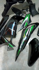 Cover Body Fullset Halus Kasar Honda Supra X 125 Lama 2005 s/d 2008 Warna Hitam Lis Stiker Hijau