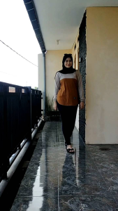 Kaos Lengan Panjang Wanita Kaos Oval Motif Kombinasi Warna Bahan Katun Kombad 20s