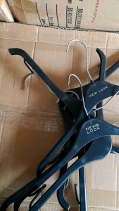 Hanger dewasa SECOND (setengah pakai) gantungan kaos gantungan baju gantungan hanger murah