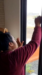 Stiker Kaca Film: Pilihan Terbaik untuk Rumah & Mobil