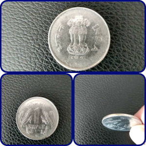 100% Authentic India 2001 1 RUPEE Coin by Kremnica Mint with Lion Capital of Ashoka (Emblem) Catalogue #0140 *Actual Picture Taken No Stock Photo.