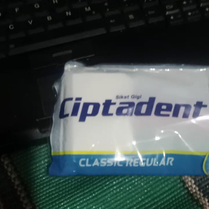 1 Bungkus Isi 3 Buah Sikat Gigi Ciptadent