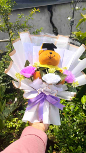Buket Wisuda Boneka Dan Uang Kosongan Praktis Tinggal Isi/ Buket Wisuda/ Buket Kelulusan/ B Kado Bunga Mawaruket Sidang/ Hadiah