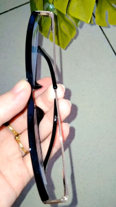 Kacamata Minus Tinggi Model Cat Eye: Panduan Lengkap