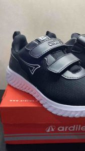 Sepatu sekolah perekat Ardiles Fuyuki Hitam/ Putih Size 35-38