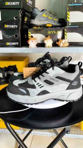 Giày bảo hộ lao động nam T1012 phong cách thể thao êm chân chống va đập ngón và đâm xuyên với chất liệu hiện đại.