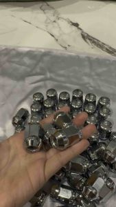 น๊อตเดิม น๊อตแท้ น็อตล้อ เบอร์19 เกลียว1.5 ชุบโครเมียม งานเหล็กแข็งแรงอย่างดี ทนทาน เงาสวย ไม่ลอก งานถอดจากล้อป้ายแดง 😘