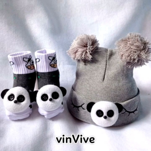 Setelan Kupluk Pompom + Kaos Kaki bayi (Anak) Usia 0-12 bulan | lucu dan Unik | Bahan Lembut dan Tidak Panas | vinVive Homemade Bandung