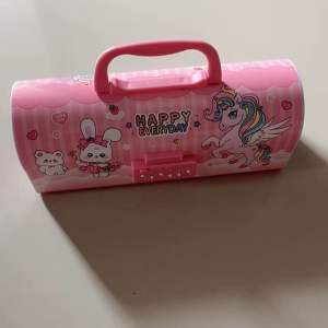 Tempat Pensil Plastik Unicorn Pasword Whiteboard 35319 A (Tanpa Cermin)