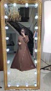 Dress Well Terbaru Nurul Dress Bahan Ceruty Babydoll Full Puring Higet Aplikasi Swarovski Mewah Cantik Edisi Eid Adha 2025 Warna Mahogany