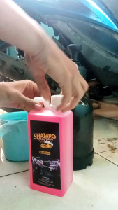 Shampoo Touchelss Mobil dan Motor 1 Liter banyak Busa Shampo Cuci Motor & Mobil sabun cuci Mobil dan motor Tanpa sentuh Snow wash Mobil Dan Motor Shampo Cuci Kendaraan 1 Liter Sampo Cuci Steam shampo wax Motor Mobil