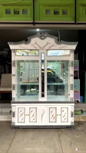 LEMARI PAJANGAN HIAS 4 PINTU KRISTAL