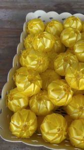 เกสรดอกบัวดอกไม้โปรยทานตัวเปล่า คละสีเกสร50ชิ้น/150บาท