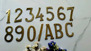 NOMOR PLAT RUMAH / ANGKA HURUF KANTOR KUNINGAN - NUMBER BRASS GOLD