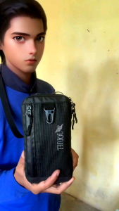 Saiklop hanging wallet waterproof dompet hp anti air