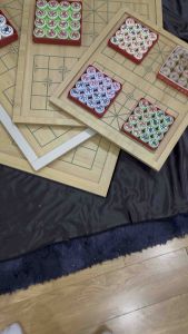 Bàn cờ tướng gỗ Thái chống nước chống ẩm khắc sâu to đường đi cực rõ nét đến lúc hỏng không phải kẻ lại