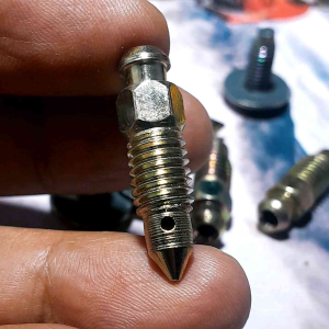 BAUT NEPEL PEMBUANGAN ANGIN REM CAKRAM M8 DRAT 125 KASAR KUNING