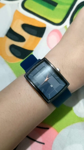 Jam Tangan Fashion Wanita || Jam Tangan Terbaru Model Kotak Analog Tanggal Aktif\\n\\n Apa Itu Jam Tangan Kotak Analog Tanggal?\\n\\nJam tangan kotak analog tanggal adalah jam tangan yang memiliki bentuk kotak dan dilengkapi dengan fitur tanggal. Jam tangan ini biasanya memiliki tampilan analog yang menunjukkan jam, menit, dan tanggal secara jelas. Bentuk kotak membuat jam tangan ini menjadi unik dan menarik perhatian.\\n\\n Mengapa Jam Tangan Kotak Analog Tanggal Populer?\\n\\nJam tangan kotak analog tanggal populer karena beberapa alasan:\\n\\n- Bentuk kotak yang unik dan menarik\\n- Mudah dibaca karena adanya fitur tanggal\\n- Cocok untuk berbagai kesempatan, baik formal maupun kasual\\n- Memiliki nilai estetika yang tinggi\\n\\n Bagaimana Memilih Jam Tangan Kotak Analog Tanggal yang Tepat?\\n\\nUntuk memilih jam tangan kotak analog tanggal yang tepat, Anda perlu mempertimbangkan beberapa hal:\\n\\n- **Ukuran**: Pastikan ukuran jam tangan sesuai dengan pergelangan tangan Anda.\\n- **Material**: Pilih material yang sesuai dengan gaya dan kebutuhan Anda.\\n- **Warna**: Pilih warna yang cocok dengan penampilan Anda.\\n- **Fitur**: Perhatikan fitur tambahan seperti tahan air atau resisten terhadap debu.\\n\\n Manfaat Jam Tangan Analog dengan Tanggal\\n\\nJam tangan analog dengan tanggal memiliki beberapa manfaat:\\n\\n- **Praktis**: Mudah dibaca dan membantu Anda mengatur waktu dengan lebih efektif.\\n- **Estetika**: Menambah nilai estetika penampilan Anda.\\n- **Fungsi**: Memberikan informasi tanggal yang berguna dalam kehidupan sehari-hari.\\n\\n Keunggulan Jam Tangan Analog dengan Tanggal\\n\\nJam tangan analog dengan tanggal memiliki beberapa keunggulan:\\n\\n- Desain yang elegan dan menarik\\n- Mudah dibaca dan dipahami\\n- Bisa digunakan dalam berbagai situasi\\n\\n Bagaimana Jam Tangan Analog dengan Tanggal Meningkatkan Penampilan Anda?\\n\\nJam tangan analog dengan tanggal dapat meningkatkan penampilan Anda dengan beberapa cara:\\n\\n- **Menambah nilai estetika**: Jam tangan ini memiliki desain yang menarik dan elegan, sehingga dapat menambah nilai estetika penampilan Anda.\\n- **Memperkuat identitas**: Jam tangan ini dapat menjadi aksesori yang unik dan memperkuat identitas Anda.\\n- **Meningkatkan rasa percaya diri**: Memiliki jam tangan yang bagus dapat meningkatkan rasa percaya diri Anda.\\n\\n Tips Memilih Jam Tangan Wanita Stylish\\n\\nBerikut beberapa tips untuk memilih jam tangan wanita stylish:\\n\\n- **Pertimbangkan gaya**: Pilih jam tangan yang sesuai dengan gaya Anda.\\n- **Perhatikan ukuran**: Pastikan ukuran jam tangan sesuai dengan pergelangan tangan Anda.\\n- **Pilih material yang tepat**: Pilih material yang sesuai dengan kebutuhan dan preferensi Anda.\\n- **Perhatikan fitur**: Pilih jam tangan dengan fitur yang Anda perlukan.\\n\\n Bagaimana Memilih Jam Tangan Wanita Stylish yang Sesuai?\\n\\nUntuk memilih jam tangan wanita stylish yang sesuai, Anda perlu mempertimbangkan beberapa hal:\\n\\n- **Gaya**: Pilih jam tangan yang sesuai dengan gaya Anda.\\n- **Ukuran**: Pastikan ukuran jam tangan sesuai dengan pergelangan tangan Anda.\\n- **Material**: Pilih material yang sesuai dengan kebutuhan dan preferensi Anda.\\n- **Fitur**: Pilih jam tangan dengan fitur yang Anda perlukan.\\n\\n Bagaimana Menggabungkan Jam Tangan Wanita Stylish dengan Penampilan Anda?\\n\\nUntuk menggabungkan jam tangan wanita stylish dengan penampilan Anda, Anda dapat mencoba beberapa cara:\\n\\n- **Padukan dengan pakaian**: Padukan jam tangan dengan pakaian Anda untuk menciptakan penampilan yang konsisten.\\n- **Tambahkan aksesori lain**: Tambahkan aksesori lain seperti kalung atau anting untuk menambah nilai estetika penampilan Anda.\\n- **Pertimbangkan situasi**: Pertimbangkan situasi dan acara yang akan Anda hadiri saat memilih jam tangan.\\n\\n Model Jam Tangan Terbaru yang Wajib Anda Ketahui\\n\\nBerikut beberapa model jam tangan terbaru yang wajib Anda ketahui:\\n\\n- **Jam tangan kotak analog tanggal**: Jam tangan ini memiliki bentuk kotak dan dilengkapi dengan fitur tanggal.\\n- **Jam tangan digital**: Jam tangan ini memiliki tampilan digital yang modern dan praktis.\\n- **Jam tangan smartwatch**: Jam tangan ini dilengkapi dengan teknologi canggih yang dapat membantu Anda dalam berbagai aktivitas.\\n\\n Model Jam Tangan Terbaru yang Cocok untuk Anda\\n\\nModel jam tangan terbaru yang cocok untuk Anda tergantung pada gaya, kebutuhan, dan preferensi Anda. Beberapa model yang bisa Anda pertimbangkan adalah jam tangan kotak analog tanggal, jam tangan digital, dan jam tangan smartwatch.\\n\\n Bagaimana Mengikuti Trend Jam Tangan Terbaru?\\n\\nUntuk mengikuti trend jam tangan terbaru, Anda dapat mencoba beberapa cara:\\n\\n- **Ikuti media sosial**: Ikuti media sosial brand jam tangan favorit Anda untuk mendapatkan informasi terbaru tentang produk mereka.\\n- **Baca artikel**: Baca artikel tentang trend jam tangan terbaru untuk mendapatkan inspirasi.\\n- **Coba produk baru**: Cobalah produk baru yang dirilis oleh brand jam tangan favorit Anda untuk merasakan sendiri bagaimana pengalaman menggunakan jam tangan terbaru.\n}