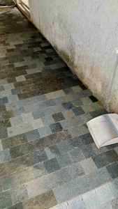 lantai carport batu alam andesit kombinasi koral