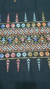 ผ้าผืนผ้าฝ้ายเนื้อนุ่ม งานชาวเขาปักมืองานสั่งปักผ้าใหม่ไม่เคยใช้งานใช้เวลาปัก 3-4 เดือน by Hill Tribe In Style