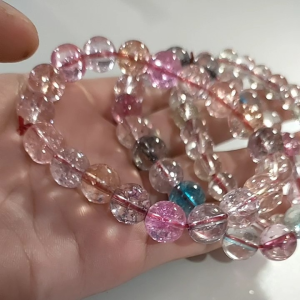 Gelang Batu Sintesis & Pecah Seribu: Aksesori Fashion Pria