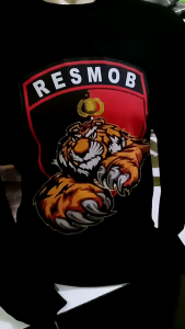 Kaos Oblong Hitam Resmob Lengan Pendek: Pilihan Terbaik untuk Kaos Distro dan Baju Resmob