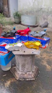 Kaliper Axial Big Pot 4 Piston Kanan CNC + Breket CNC PNP MEGAPRO TIGER CB150R Old Fiz r Aerox 155 Jupiter z burhan Vega R Lama