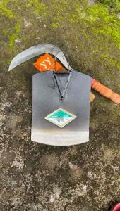 Satu Paket isi 3 pcs - Cangkul Tanah Anti Lengket in Batu Asah Serbaguna - Promo Alat Berkebun Harga Grosir