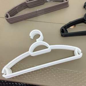 12 Pcs Thickened Plastic Anti-Slip Adult Hanger For Clothes Drying Smooth & Stylish Hanger