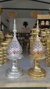 (ตรงปก) พานพุ่มเงิน ทอง (1คู่) พานพุ่มดอกไม้ สูง 60 x กว้าง 20 cm. พานพุ่มไหว้ครู ทำจากไม้จามจุรี ปิดทองเปลว ประดับคริสตัลทั้งชุด งานสวยละเอียด