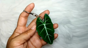 GANTUNGAN KUNCI BENTUK DAUN AKRILIK CUSTOM FOTO