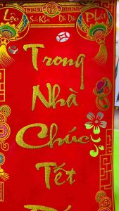 Khánh treo Liễn treo câu đối đỏ ý nghĩa trang trí Lễ Tết may mắn