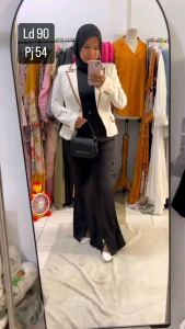 Blezer Putih Tulang Atasan Ajaib: Ukuran & Bentuk yang Cocok