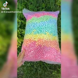 เม็ดโฟมสี เม็ดโฟมคละสี สีสายรุ้ง เม็ดโฟมราคาถูก ใส่ของขวัญ/กล่องเซอร์ไพรส์ตกเเต่งพัสดุงานฝีมือ พร้อมส่ง