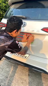 กรอบป้ายทะเบียนรถยนต์ใส่ได้ทุกรุ่น ไร้ขอบติดกาว3Mของแท้   วัสดุเป็นอลูมิเนียมแถมน็อตครบชุด