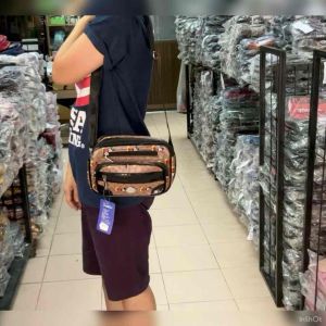 กระเป๋าสะพาย กระเป๋าผู้หญิง กระเป๋ากันน้ำ 2 คน 9-10 คน 6 ช่องซิป