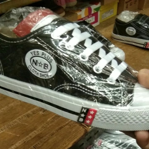 sepatu sekolah nb import pendek bahan berkualitas top seller