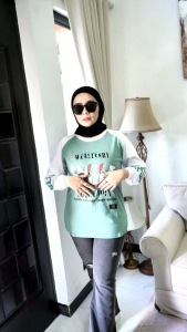TERBARU DAN TERLARIS !! KAOS WANITA LENGAN PANJANG BAWAH OVAL MODEL REGELAN BERBAHAN KATUN COMBAT DI JAMIN ADEM LEMBUT TIDAK NERAWANG / PRODUK FASHION WANITA LOKAL BERKWALITAS / BISA COD / REAL PICT SESUAI FOTO MODEL DAN READY STOK