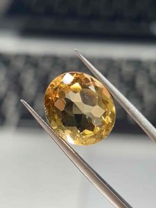 76000C- ĐÁ CITRINE THẠCH ANH VÀNG THIÊN NHIÊN( thông số trong ảnh chụp) 7.6 Carat