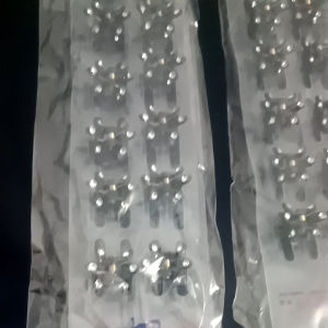 1Cặp kẹp càng cua mini màu đen đính đá hình đẹp nhựa cứng
