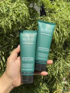 Sữa rửa mặt thải độc Sukin Super Greens Detoxifying Facial Scrub 125ml